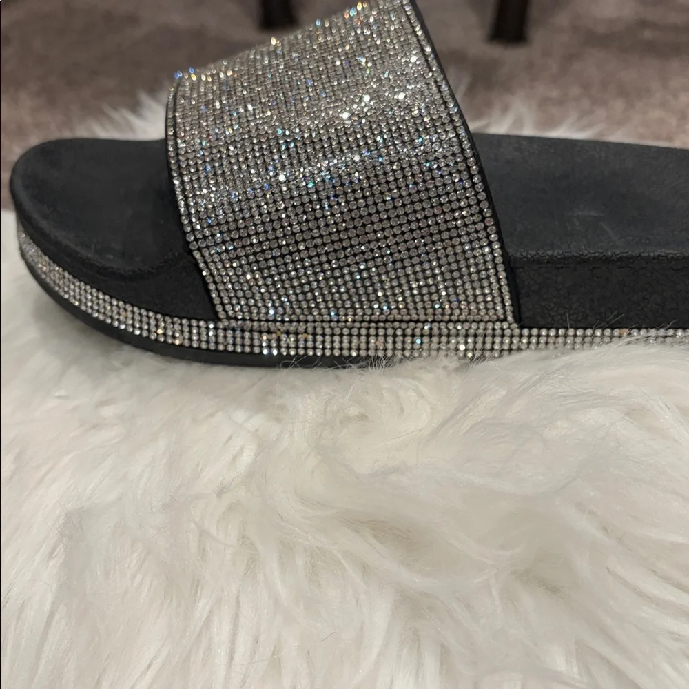 Bling Madden NYC Black and White Slide Sandals Size 9 - Picture 3 of 10